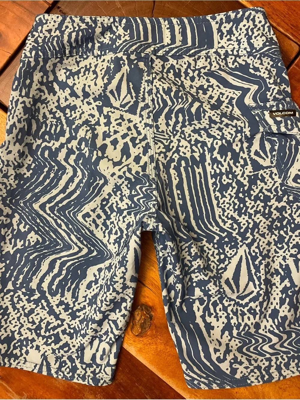 Volcom Blue and White Abstract Pattern board Shorts, size 22